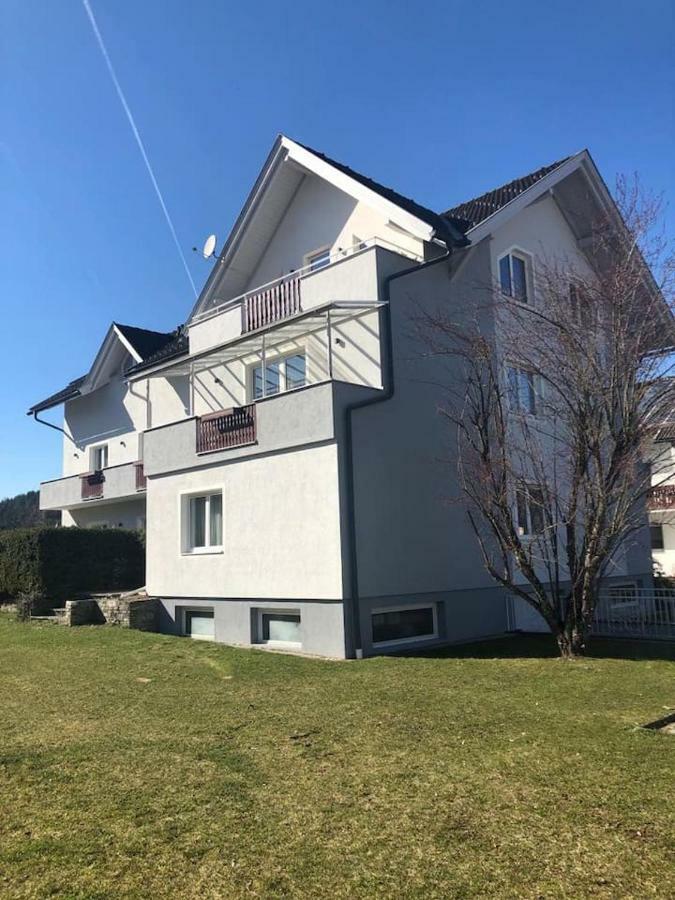 Superior-Apartment Mit Pool Und Seezugang Velden am Woerthersee Exterior photo